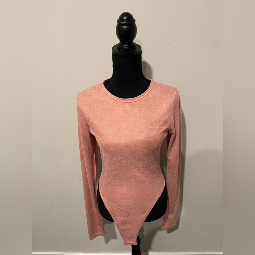 KE exclusive Long Sleeve Crew Neck Design Bodysuit - Picture 1 of 8